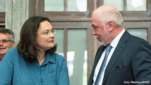 Bundesarbeitsministerin Andrea Nahles und dbb Vize Ulrich Silberbach