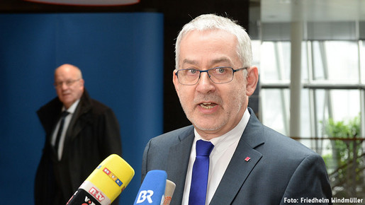 dbb Verhandlungsführer Willi Russ dbb Verhandlungsführer Willi Russ