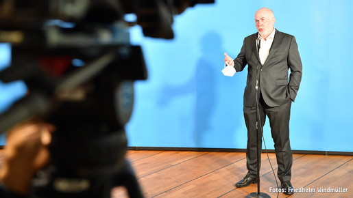 dbb Chef Ulrich Silberbach im Interview dbb Chef Ulrich Silberbach im Interview