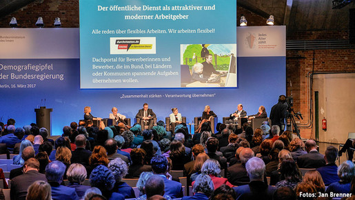 Demografiegipfel der Bundesregierung am 16. März 2017 Demografiegipfel der Bundesregierung am 16. März 2017