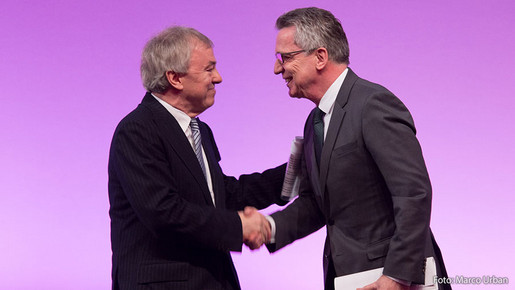 dbb Jahrestagung 2017, Bundesinnenminister Thomas de Maiziére mit dbb Chef Klaus Dauderstädt dbb Jahrestagung 2017, Bundesinnenminister Thomas de Maiziére mit dbb Chef Klaus Dauderstädt