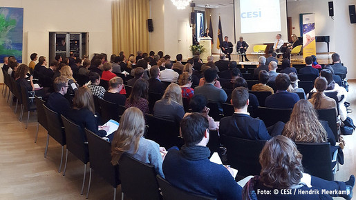 Digitalisierung und neue Beschäftigungsformen: Sozialschutz für alle? Digitalisierung und neue Beschäftigungsformen: Sozialschutz für alle?