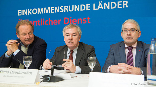 Pressekonferenz Forderung zur Einkommensrunde 2017 Pressekonferenz Forderung zur Einkommensrunde 2017