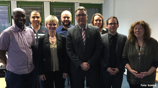 Sicherheitskräfte an Flughäfen: Verhandlungskommission des dbb Sicherheitskräfte an Flughäfen: Verhandlungskommission des dbb