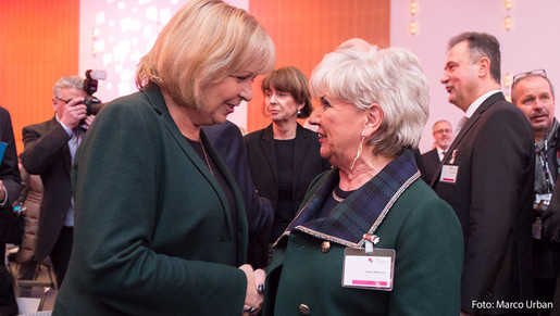 Wildfeuer: „Wir brauchen eine Frauenförderung 4.0 Wildfeuer: „Wir brauchen eine Frauenförderung 4.0