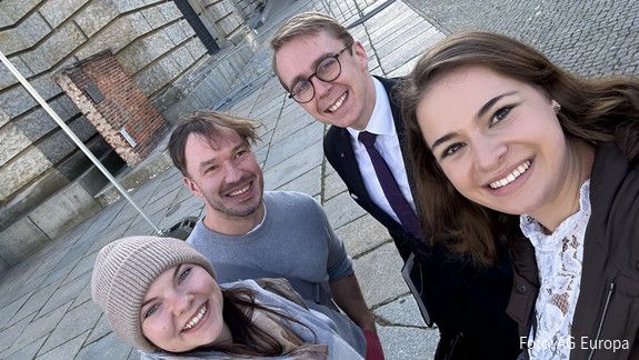 Europäischer Abend, Videodreh, Europäischer Abend: Diese Themen standen bei der ersten Präsenzsitzung der AG Europa auf dem Programm. Europäischer Abend, Videodreh, Europäischer Abend: Diese Themen standen bei der ersten Präsenzsitzung der AG Europa auf dem Programm.