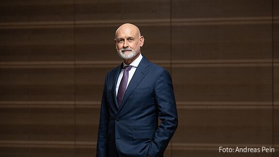 Volker Geyer - Bundesvorsitzender des dbb Das Foto zeigt Volker Geyer, Bundesvorsitzender des dbb