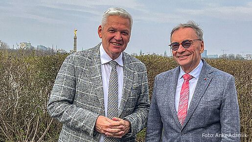 Das Bild zeigt Hubert Hüppe und Horst Günther Klitzing.