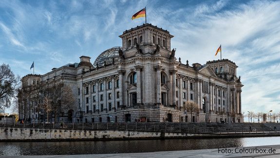 Bundestag  Außenansicht Deutscher Bundestag, Reichstagsgebäude Berlin