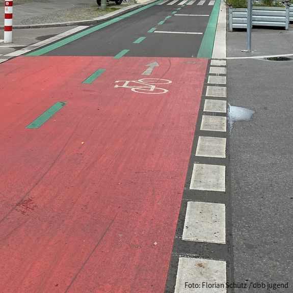 dbb jugend Umweltseminar 2021 Blick auf neuen breiten Fahrradweg in Berlin