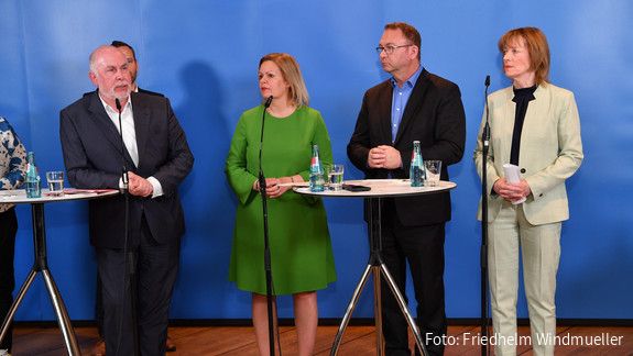 Einkommensrunde Bund und Kommunen 2023: Pressekonferenz zum Tarifabschluss