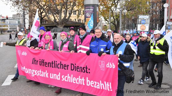 Einkommensrunde 2023 mit der TdL: Demo in Stuttgart Einkommensrunde, TdL, Demo, Stuttgart