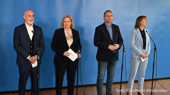 Pressekonferenz zum Tarifabschluss für den öffentlichen Dienst von Bund und Kommunen