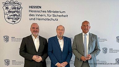 Schmitt: „Brauchen Bekenntnisse und keine Angriffe auf das Berufsbeamtentum“