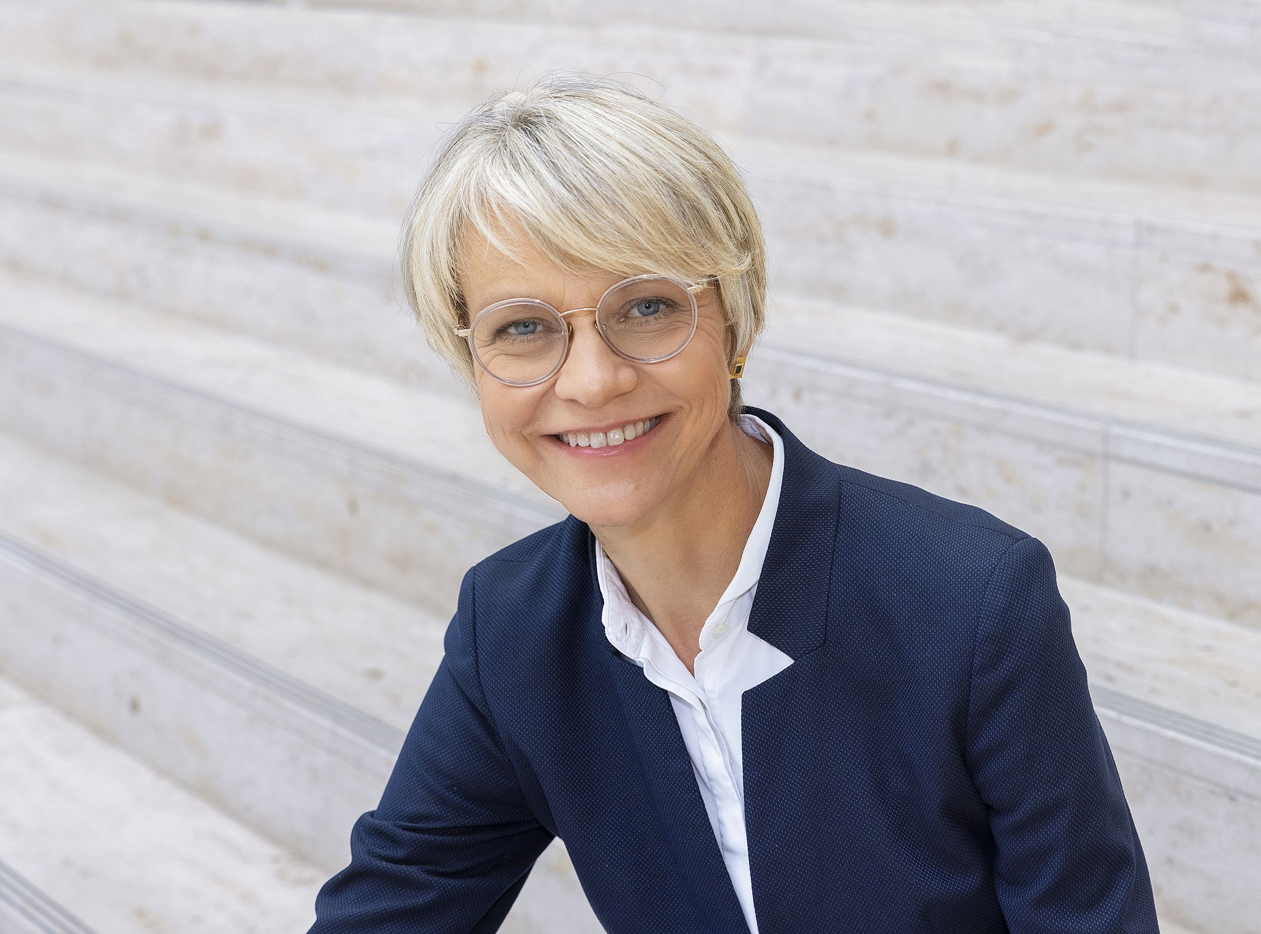 Schulministerin Feller fordert weniger Bürokratie und mehr Handlungsspielraum