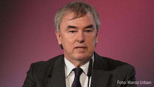 Der neu gewählte dbb Bundesvorsitzende Klaus Dauderstaedt Der neu gewählte dbb Bundesvorsitzende Klaus Dauderstaedt