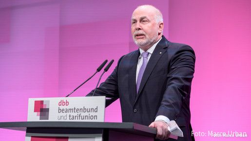dbb Bundesvorsitzender Silberbach bei seiner Auftaktrede zur dbb Jahrestagung 2021 dbb Bundesvorsitzender Silberbach bei seiner Auftaktrede zur dbb Jahrestagung 2021