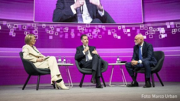 dbb Vize Volker Geyer im Gespräch mit dem Vorsitzenden der FDP-Fraktion im Deutschen Bundestag, Christian Dürr
