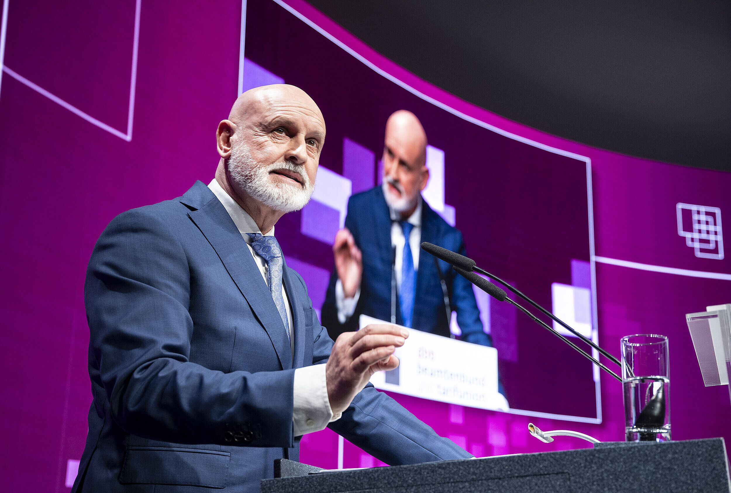 Ob bei Stromausfall oder Licht: Die Leute wollen sehen, dass der Staat funktioniert!