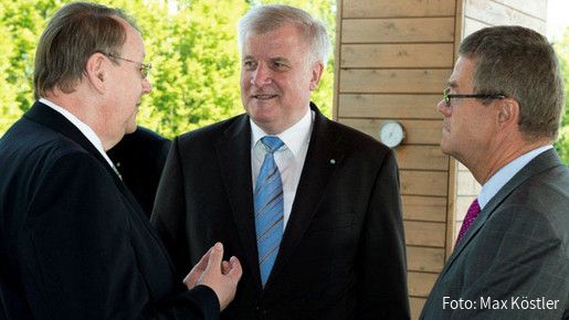 Horst Seehofer beim dbb Bundeshauptvorstand Horst Seehofer beim dbb Bundeshauptvorstand