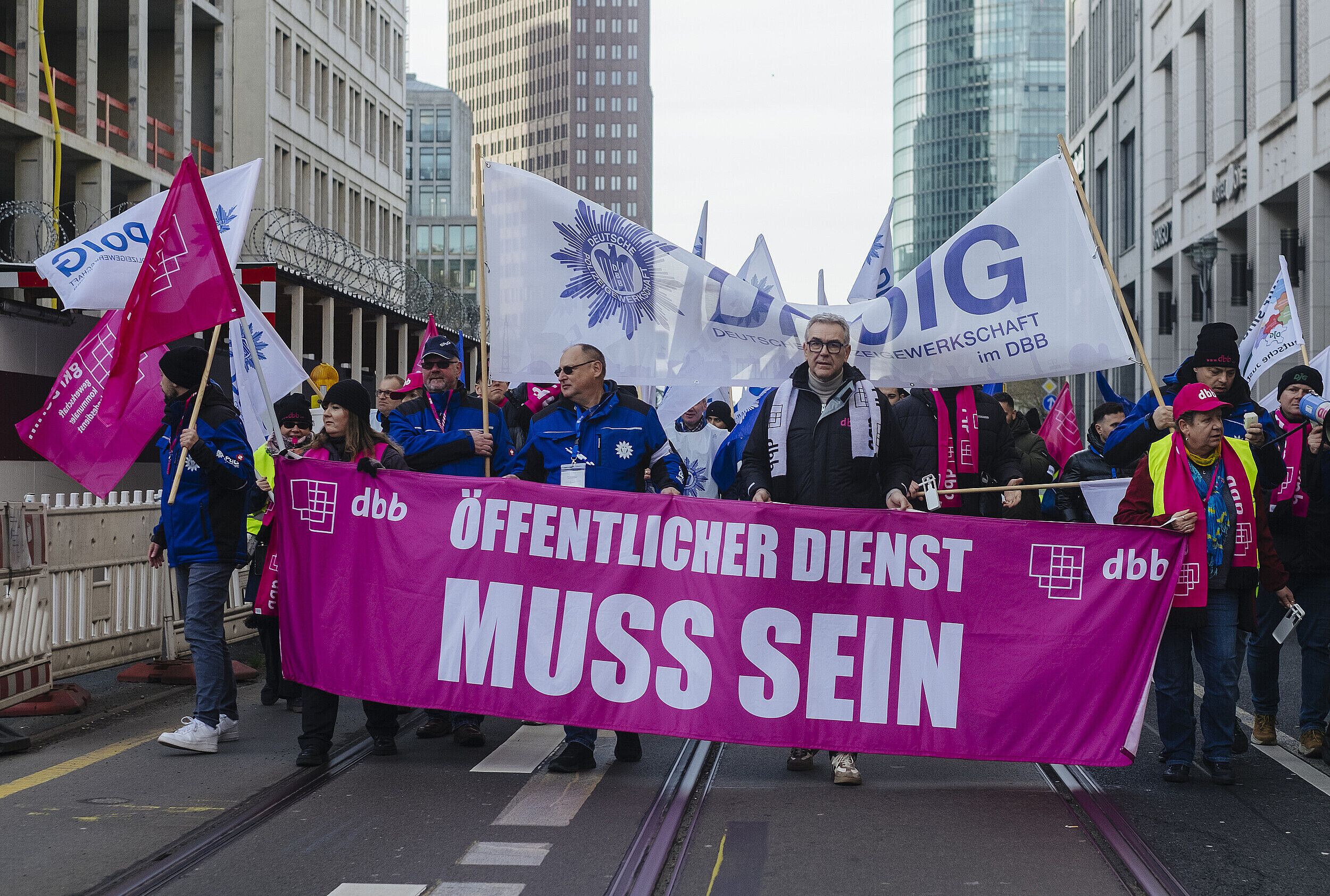 Forderungen des öffentlichen Dienstes: Berechtigt, nicht astronomisch