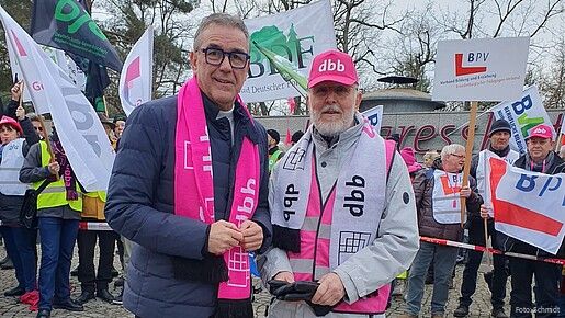 Zu sehen sind Andreas Hemsing, Zweiter Vorsitzender des dbb und Fachvorstand Tarifpolitik, und Max Schindlbeck.