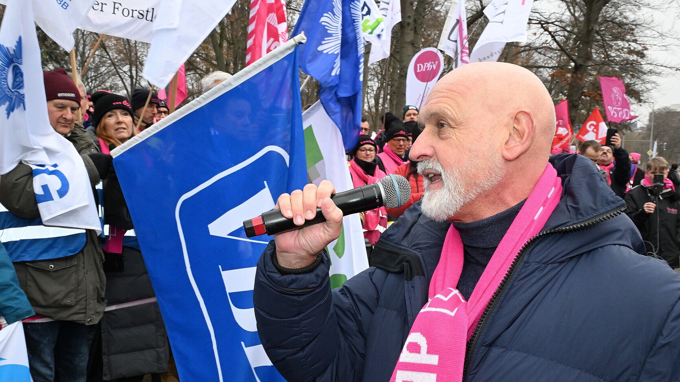 Geyer mahnt Länder: „Verantwortung übernehmen!“