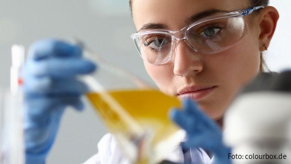 Forscherin im Labor Forscherin im Labor