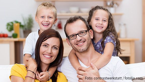 Familie mit zwei Kindern