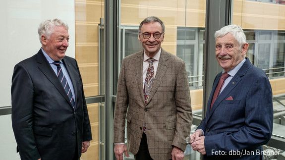 Horst Günther Klitzing mit Jürgen Feddersen (links) und Claus Bernhold (rechts) Horst Günther Klitzing mit Jürgen Feddersen (links) und Claus Bernhold (rechts)