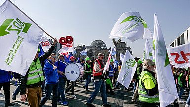 Faire Löhne statt leerer Versprechen – Protest in Berlin