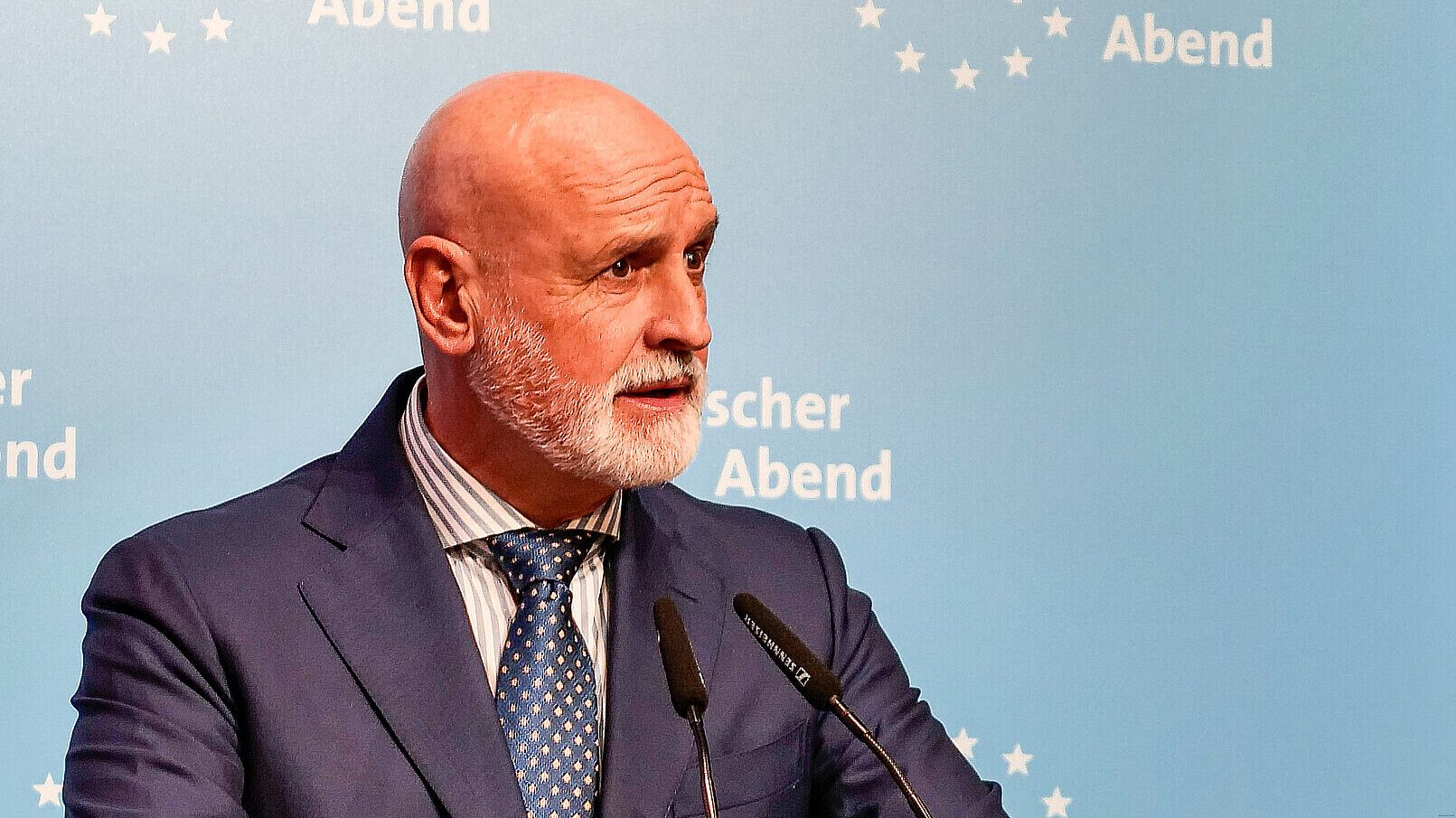 „Verteidigungsbereitschaft nicht nur militärisch denken“