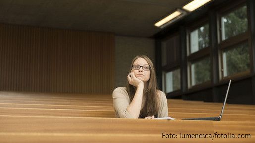 Familienzeiten auch für Jungprofessorinnen und -professoren als Erfahrungszeiten anerkennen! Familienzeiten auch für Jungprofessorinnen und -professoren als Erfahrungszeiten anerkennen!